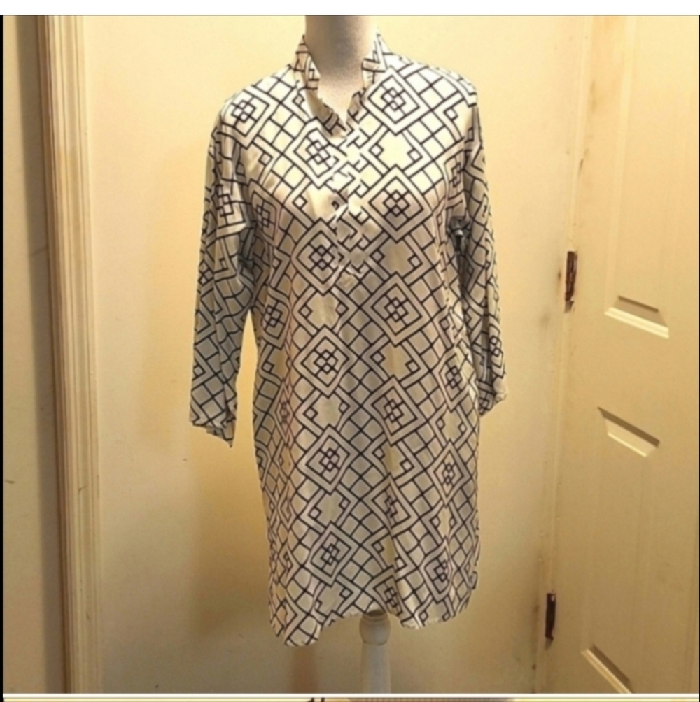 Natori geometric mini shift Shrit Dress classic career size small Long Sleeves